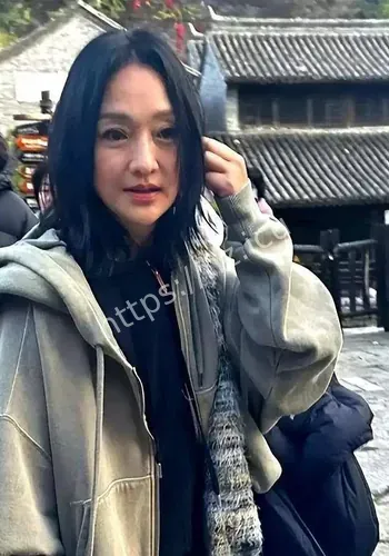 51岁周迅白状态在线